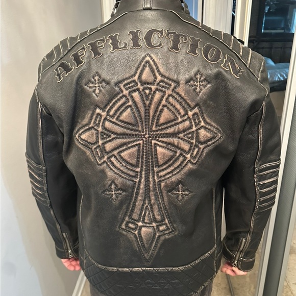 Mens authentic limited edition
Affliction biker leather jacket. Size X-Large - Picture 2 of 5